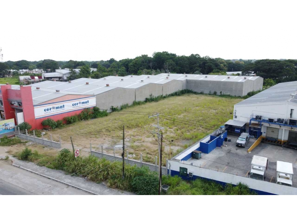 Terreno comercial 2,000 m2 - 2