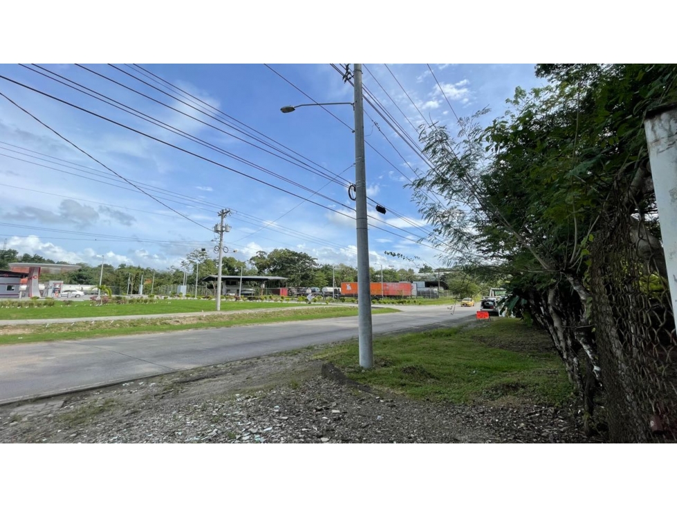 Terreno Industrial en venta vía principal Pacora de Chepo - 1