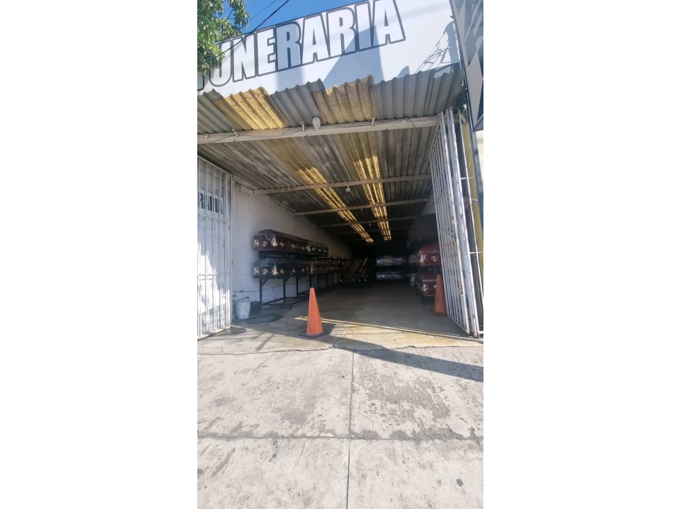 Terreno Comercial, Frente a Clinica 46 del IMSS..Av. Universidad. - 3