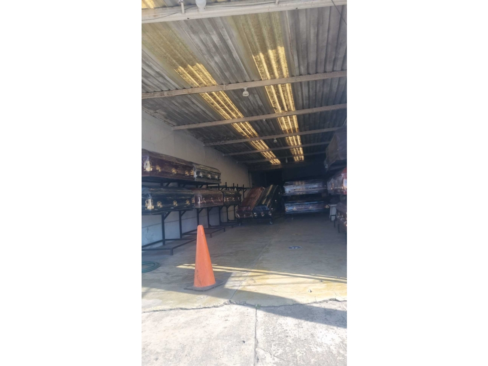 Terreno Comercial, Frente a Clinica 46 del IMSS..Av. Universidad. - 4