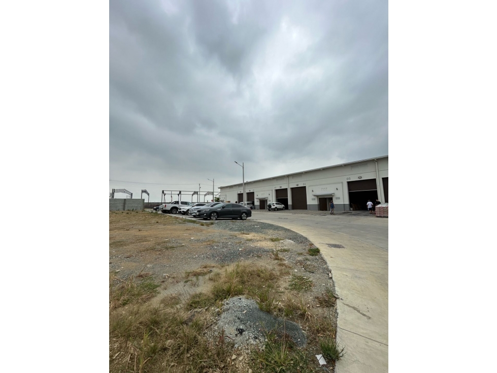 Terreno comercial/industrial - Almax - 4