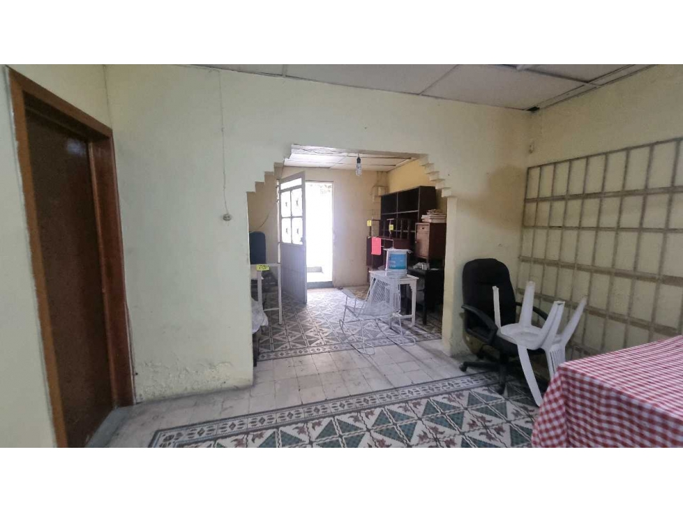 Terreno Con Casa y local Comercial Calle Corregidora - 5