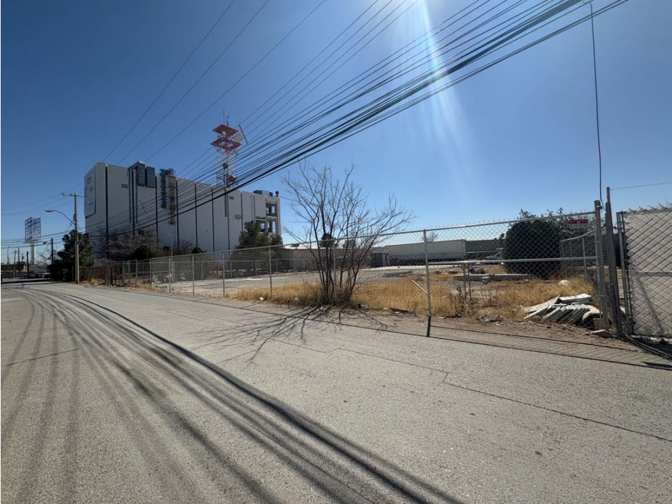 Terreno con malla a metros de la Avenida Tecnologico. Juárez Chih. — foto 2