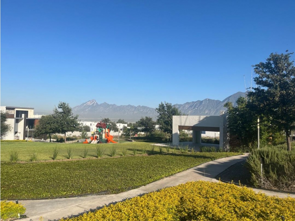 Terreno en venta en Santoral III con Permiso Construcción