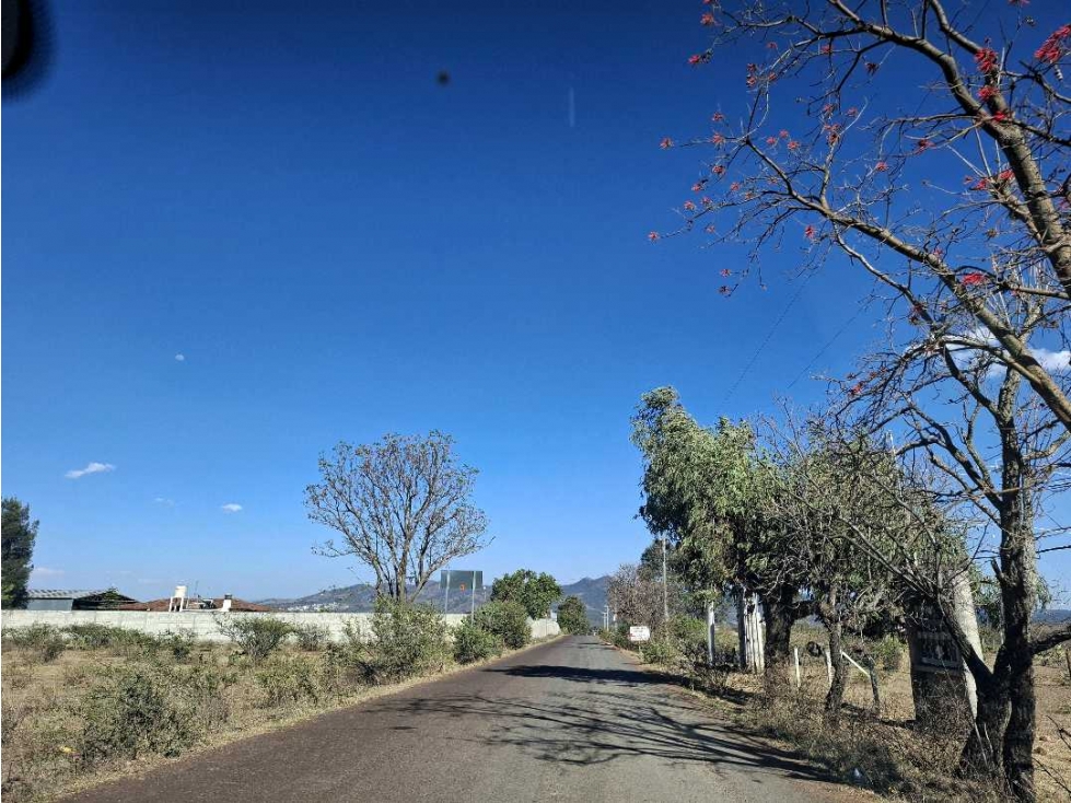 TERRENO EN PASEO DE LA JOYA SALIDA PATZCUARO - 1