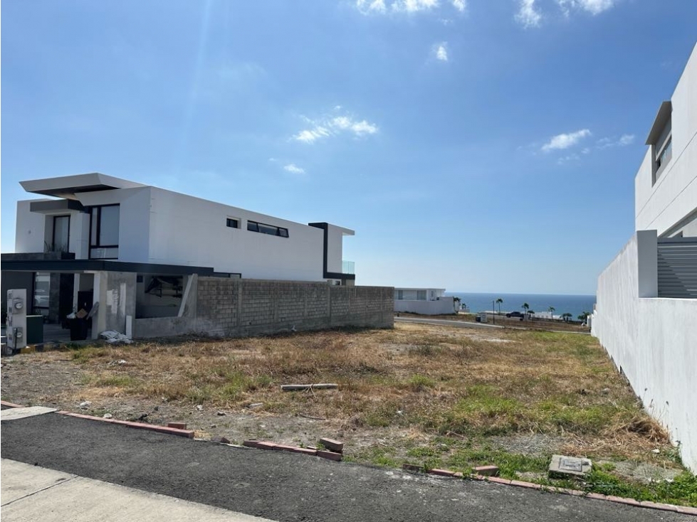 TERRENO EN URBANIZACIÓN MARINA BLUE, SUR DE MANTA - 5