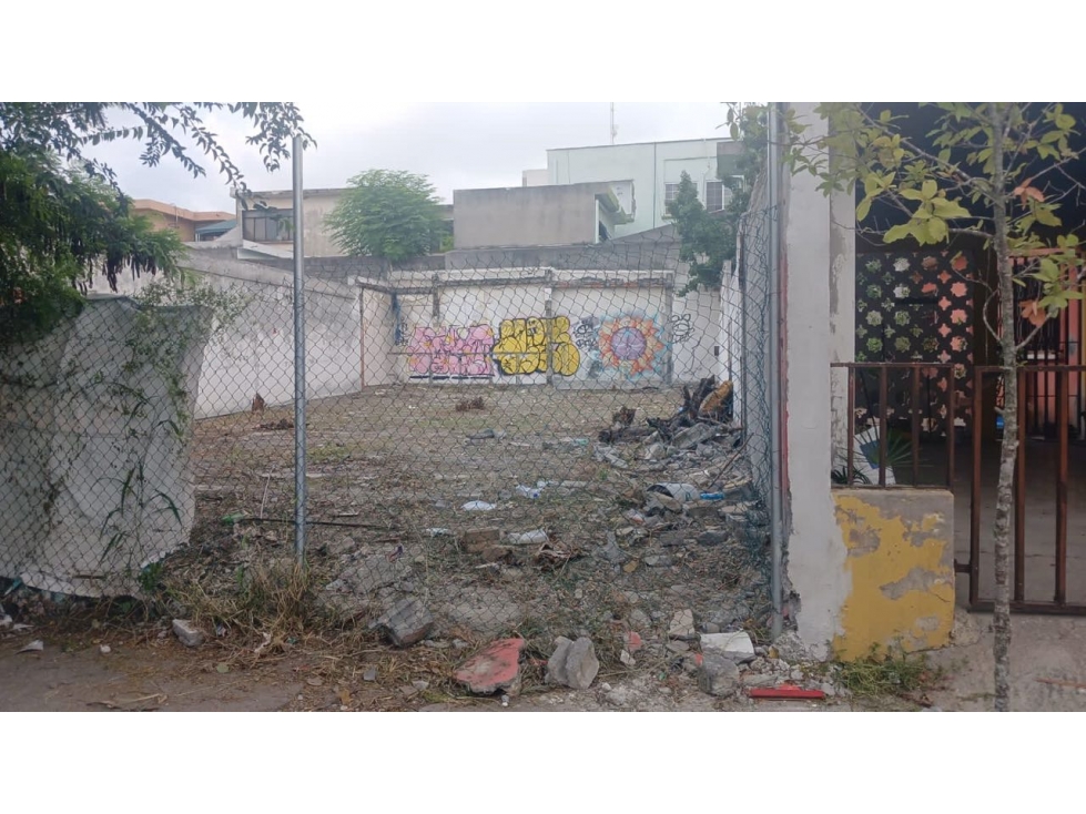 TERRENO EN VENTA EN CENTRO DE. MONTERREY BIEN UBICADO CON PERMISO