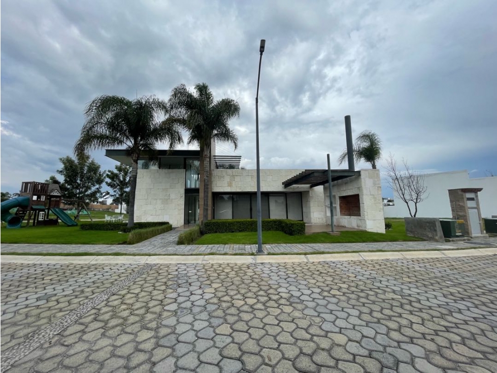 Terreno en venta en Lomas de Angelopolis III - 1