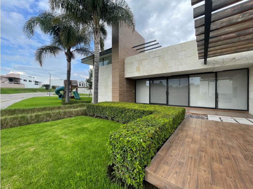 Terreno en venta en Lomas de Angelopolis III - 2