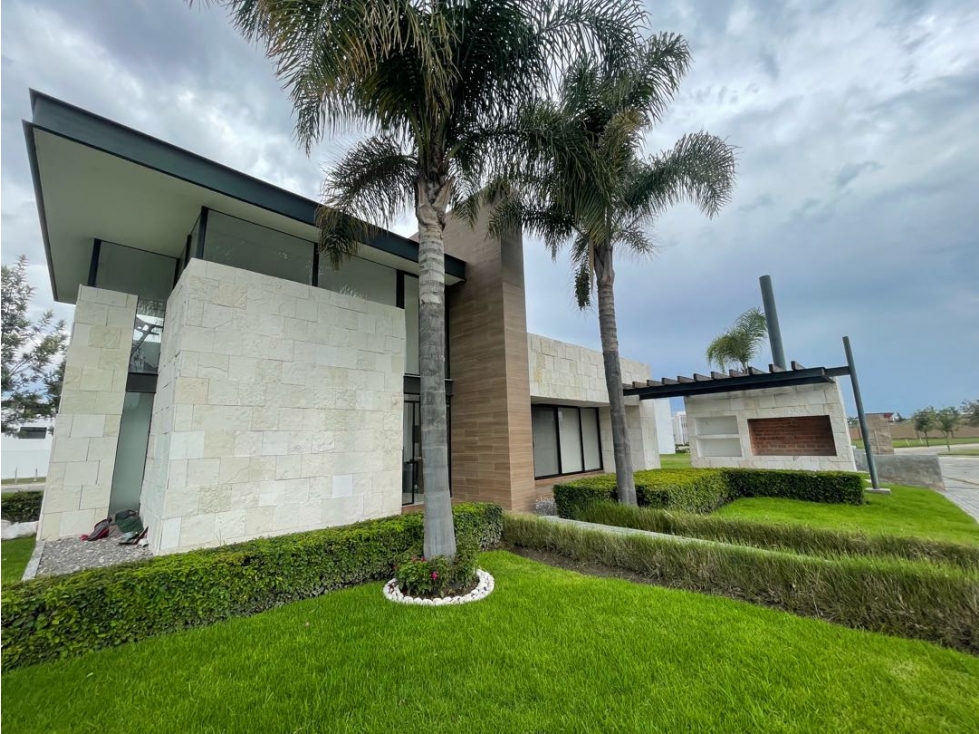 Terreno en venta en Lomas de Angelopolis III - 3