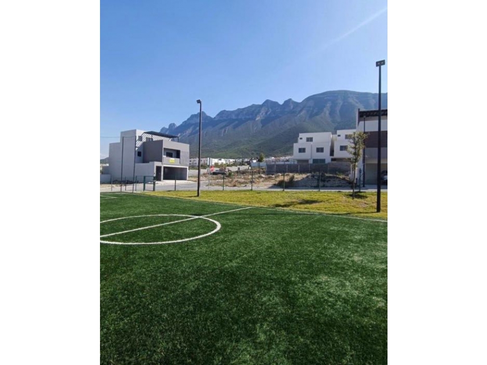 Terreno en venta en Porto Cumbres en García - 1