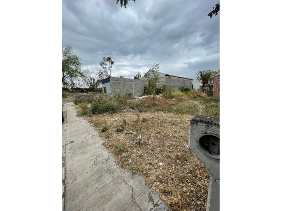 Terreno en venta en CASAS DE ALTOS - 2