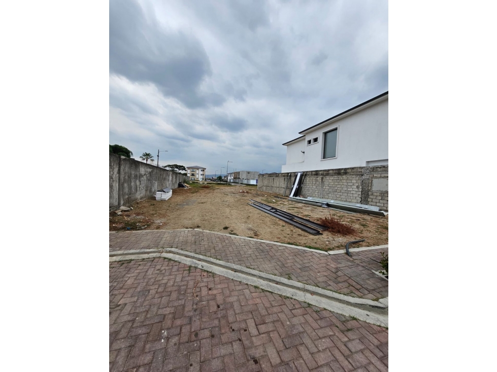 Terreno en venta - Km 2.5 vía Samborondón - 2
