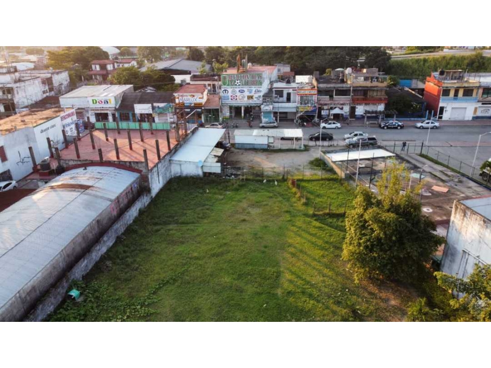 Terreno en Zona de Refaccionarias - 1