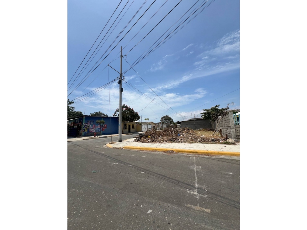 Terreno Esquinero 250 m2 Santa Paula - 3