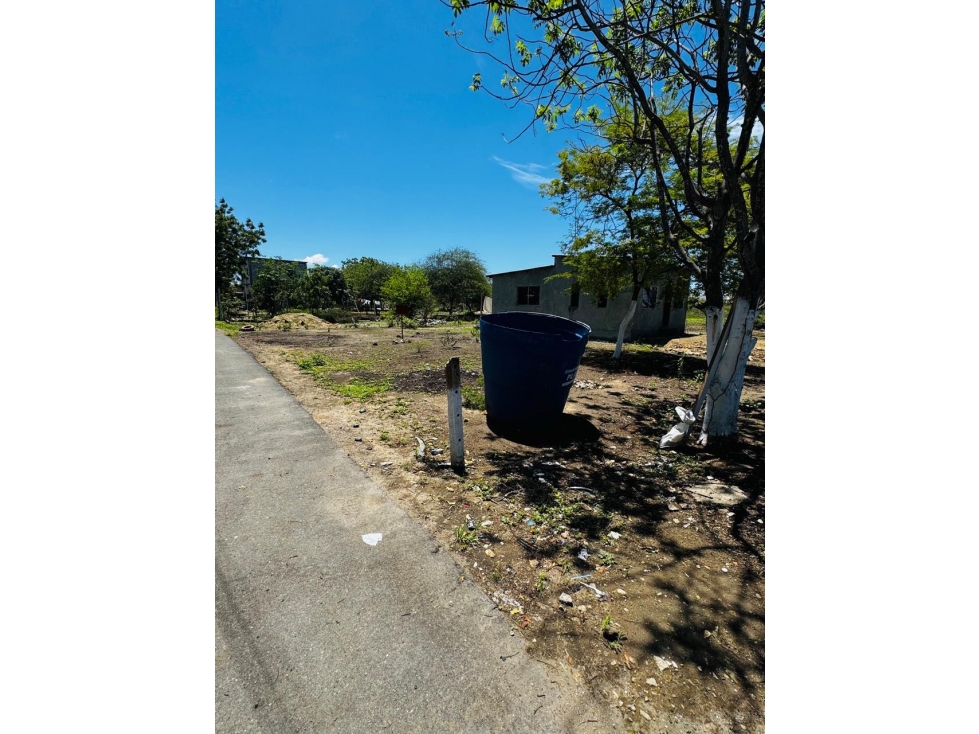 Terreno esquinero en Brisas de Ballenita - 3