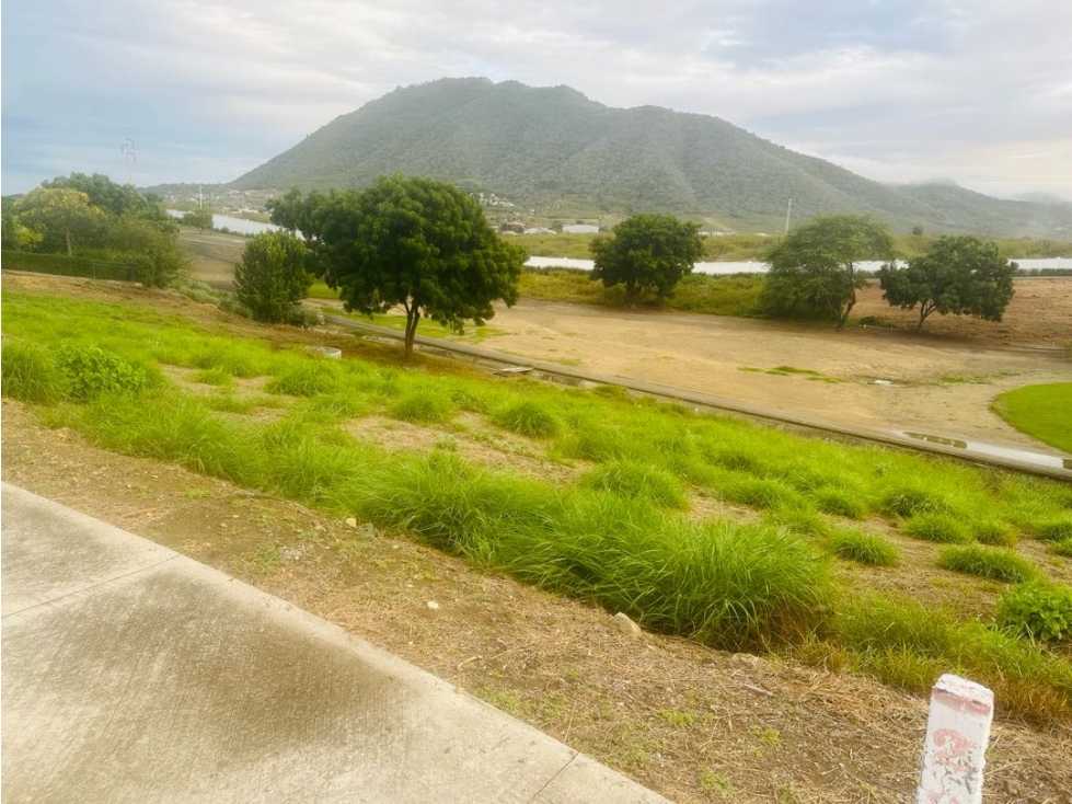 Terreno pendiente negativa en venta Urb. Montecristi Golf Club-Manabí. — foto 2