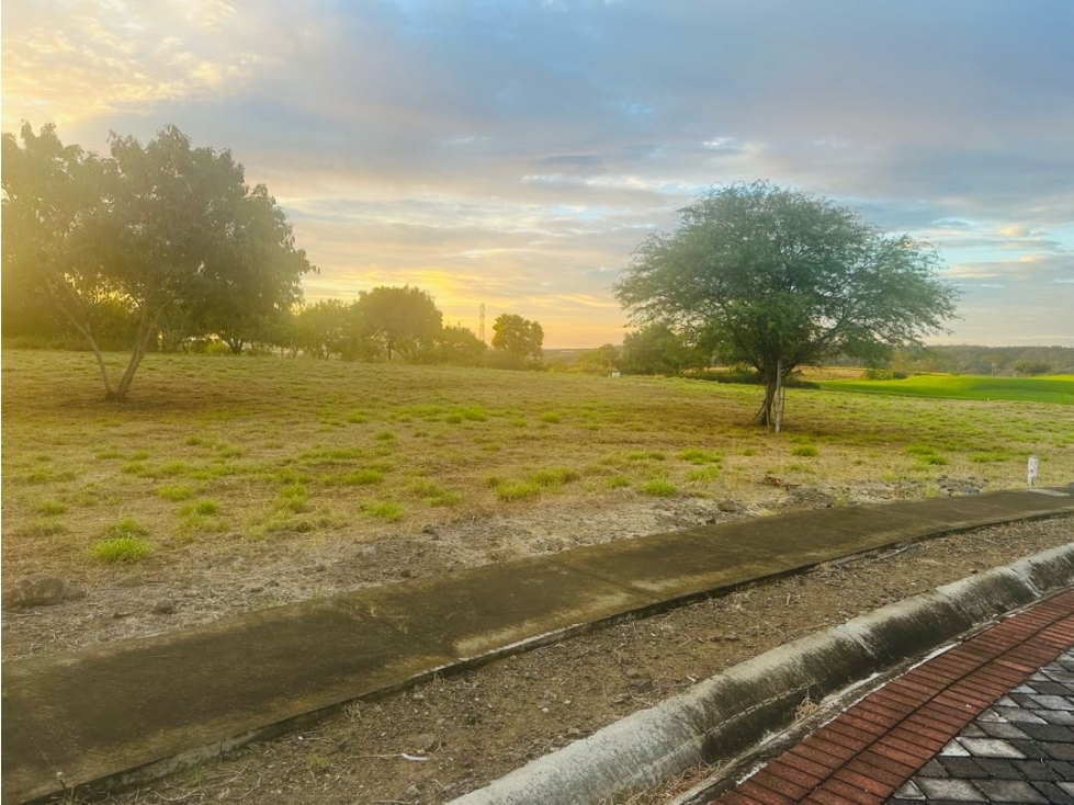 Terreno plano de venta en Urb. Montecristi Golf Club-Manabí. — foto 3