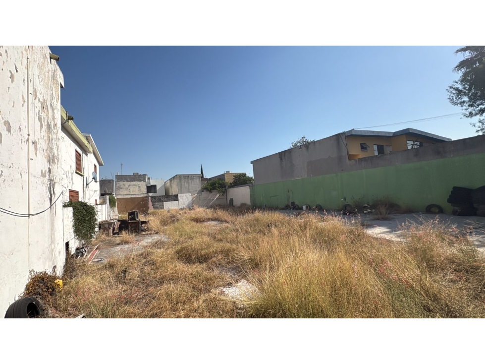 Terreno Residencial Mitras Centro - Terreno sin Construcción