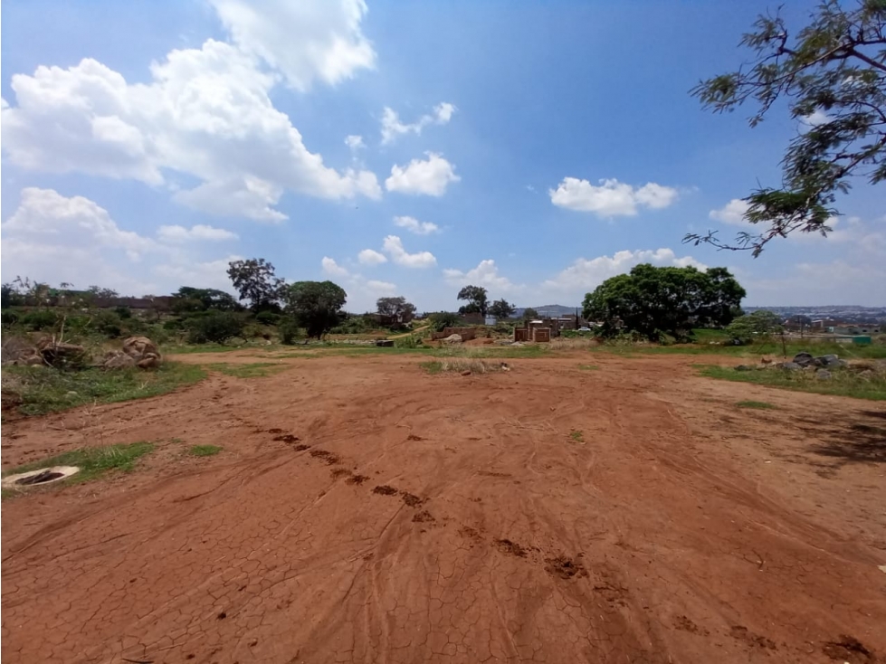 Terrenos en Tlaquepaque junto a parques de la victoria 6x20.5 - 5