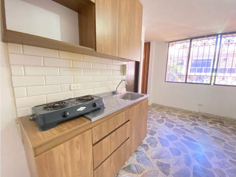 Apartaestudio en arriendo en Cosquitadores Medellín — foto 2