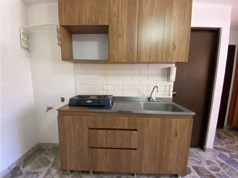 Apartaestudio en arriendo en Cosquitadores Medellín — foto 3