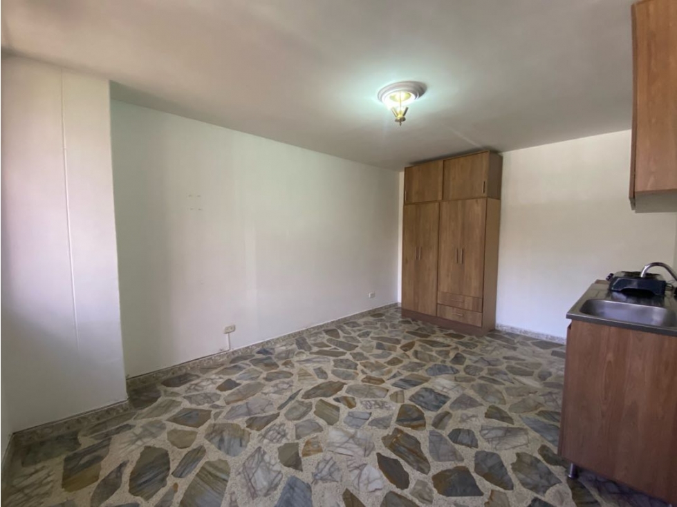 Apartaestudio en arriendo en Cosquitadores Medellín — foto 5