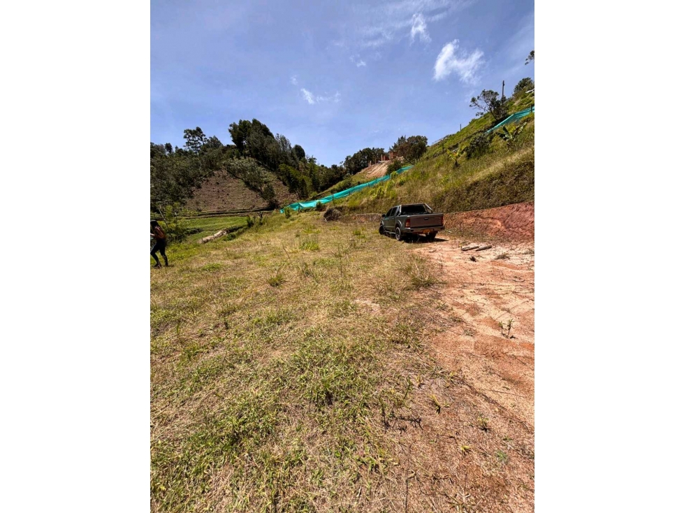 Lote en venta en San Vicente vereda Porvenir, a 10 min del parque