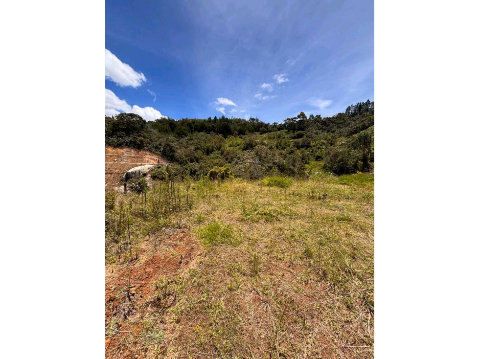 Lote en venta en San Vicente vereda Porvenir, a 10 min del parque — foto 2