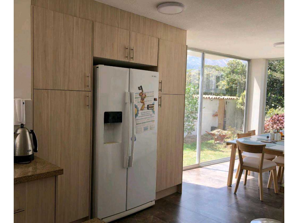 Compra Oportunidad casa con jardín, jacuzzi estudio en Tumbaco Quito - 4