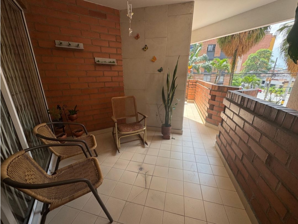 En Laureles! Especial para remodelar!