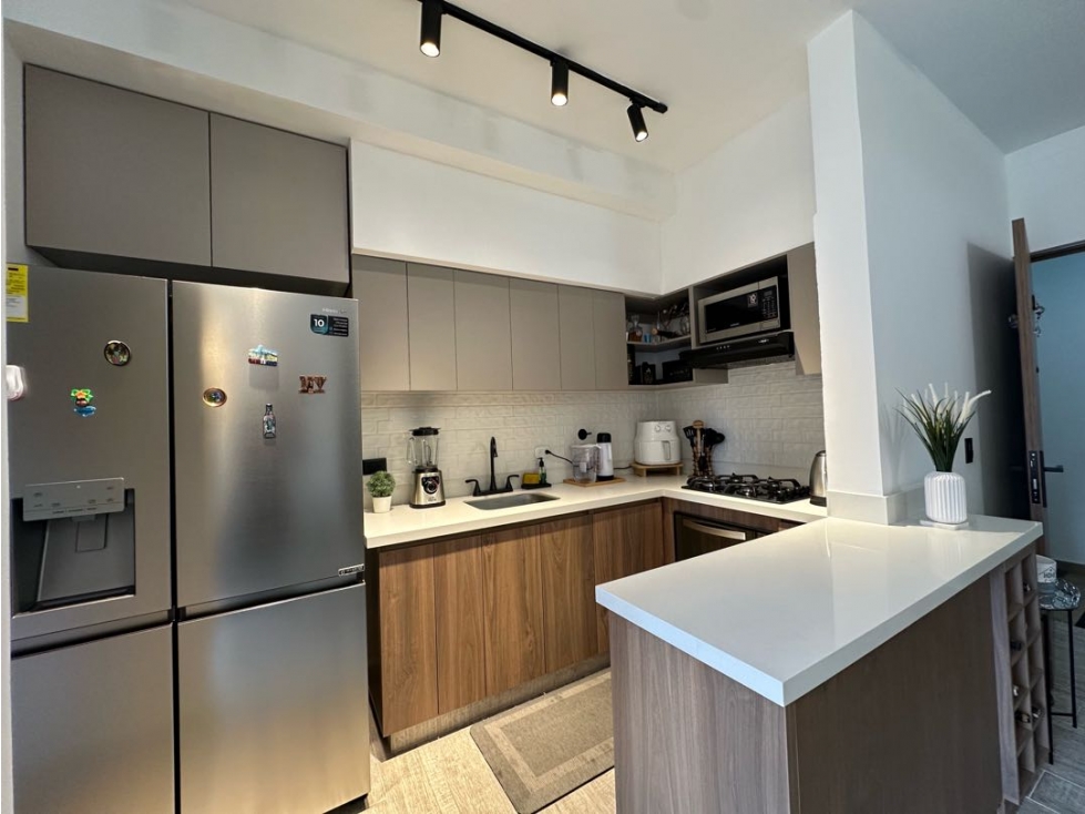 Sabaneta Con acabados de alta calidad 81mts/Parq/2 cuartos útiles — foto 4