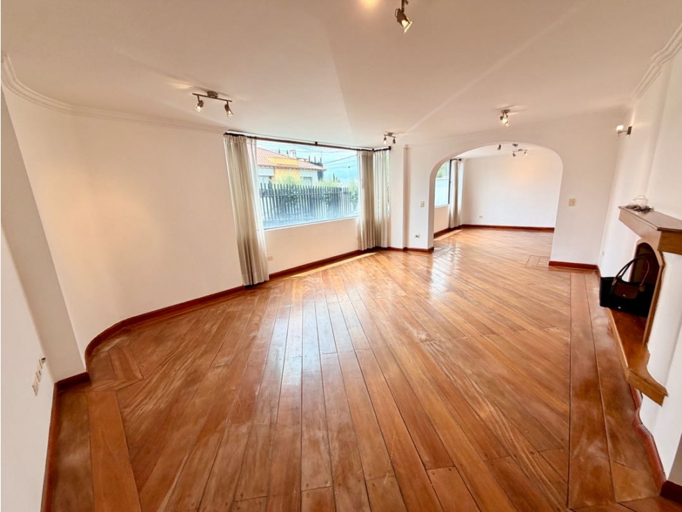 Unico Depar 3 dormitorios 250 m2 Urb. El Condado Norte Quito