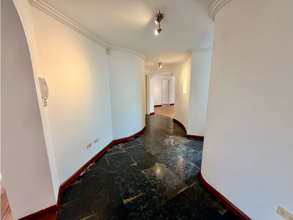 Unico Depar 3 dormitorios 250 m2 Urb. El Condado Norte Quito — foto 6