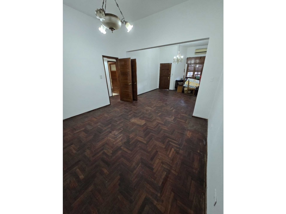 CASA EN VILLA CENTENARIO | 5 DORMITORIOS | PILETA | COCHERA 2 AUTOS — foto 4