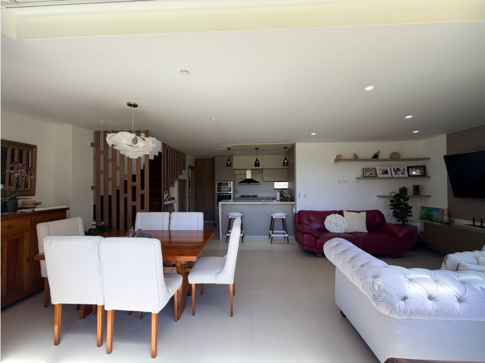 V E N T A | Casa en El Retiro. Excelente distribución Unidad Cerrada - 2