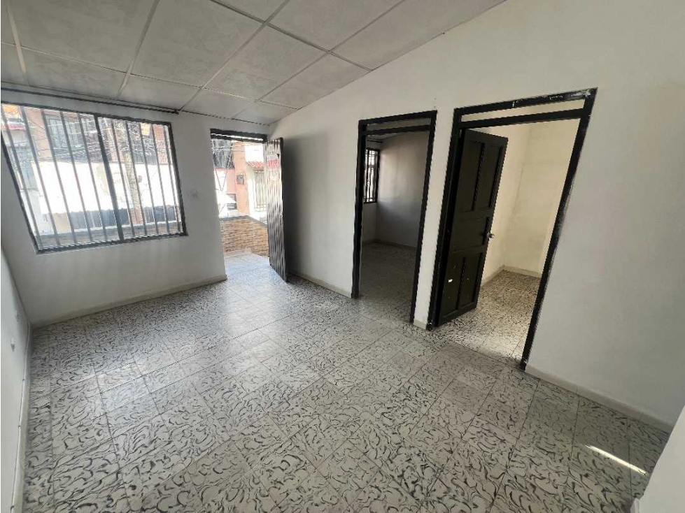 VEMDO APARTAMENTO EN EL CENTRO DE PEREIRA, PISO 2 — foto 2