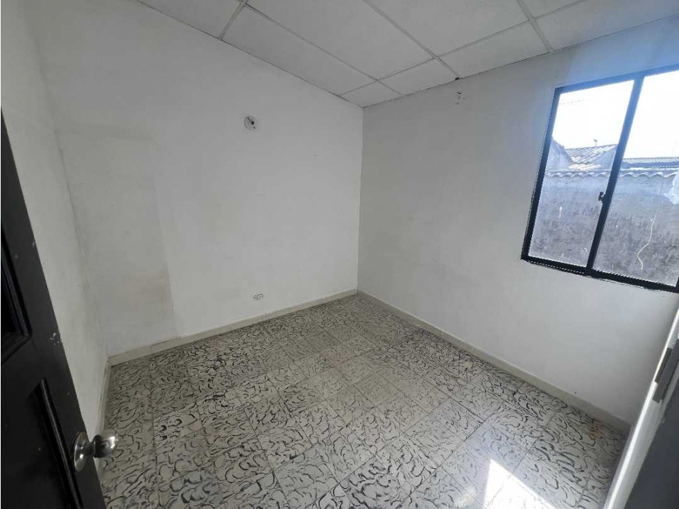 VEMDO APARTAMENTO EN EL CENTRO DE PEREIRA, PISO 2 — foto 3