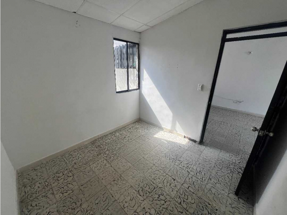 VEMDO APARTAMENTO EN EL CENTRO DE PEREIRA, PISO 2 — foto 4
