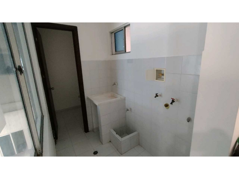 SE VENDE APTO EN EL BARRIO LA CASTELLANA — foto 3