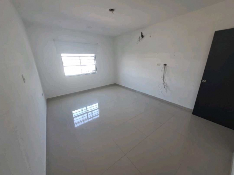 Vende casa de 2 pisos en el Barrio Montevrde MONTERIA — foto 2