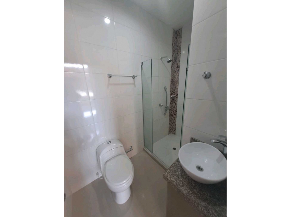 Vende casa de 2 pisos en el Barrio Montevrde MONTERIA — foto 3