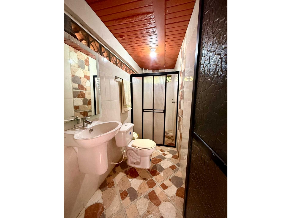 Vende Casa de Tres pisos en San Bernardo del Viento - 2