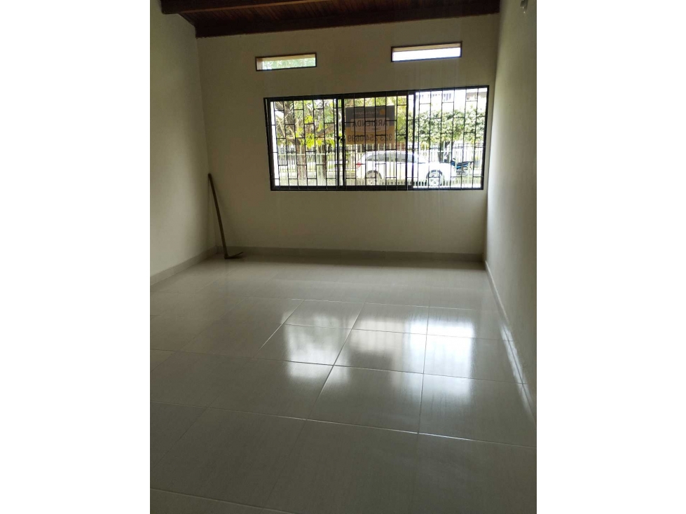 Vende Casa esquinera en el barrio pasatiempo ACABADOS RENOVADOS — foto 4