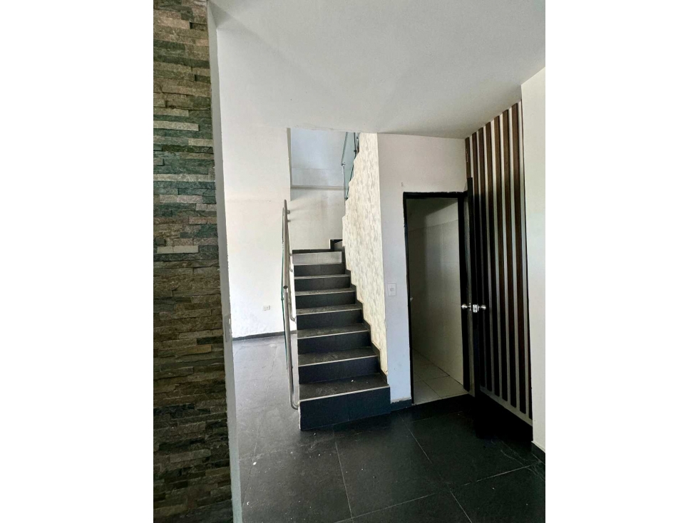 VENDE CASA ESQUINERA EN VALLEJO MONTERIA