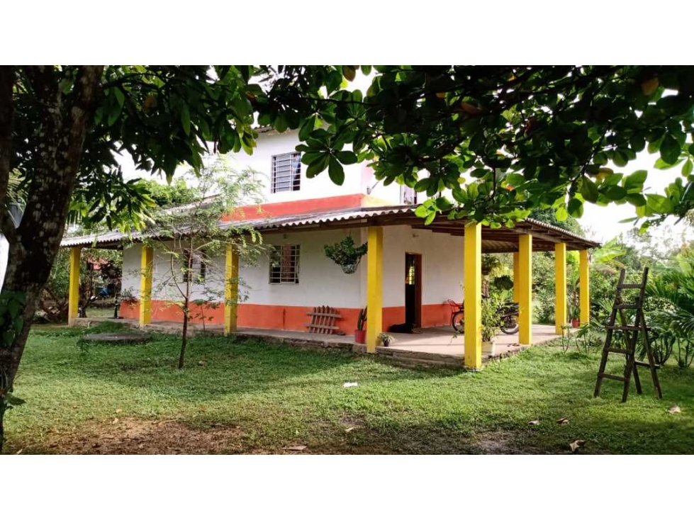 VENDE CASA FINCA VIA EL SABANAL