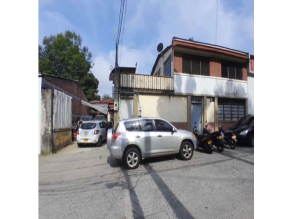 VENDE CASA LOTE CHIPRE