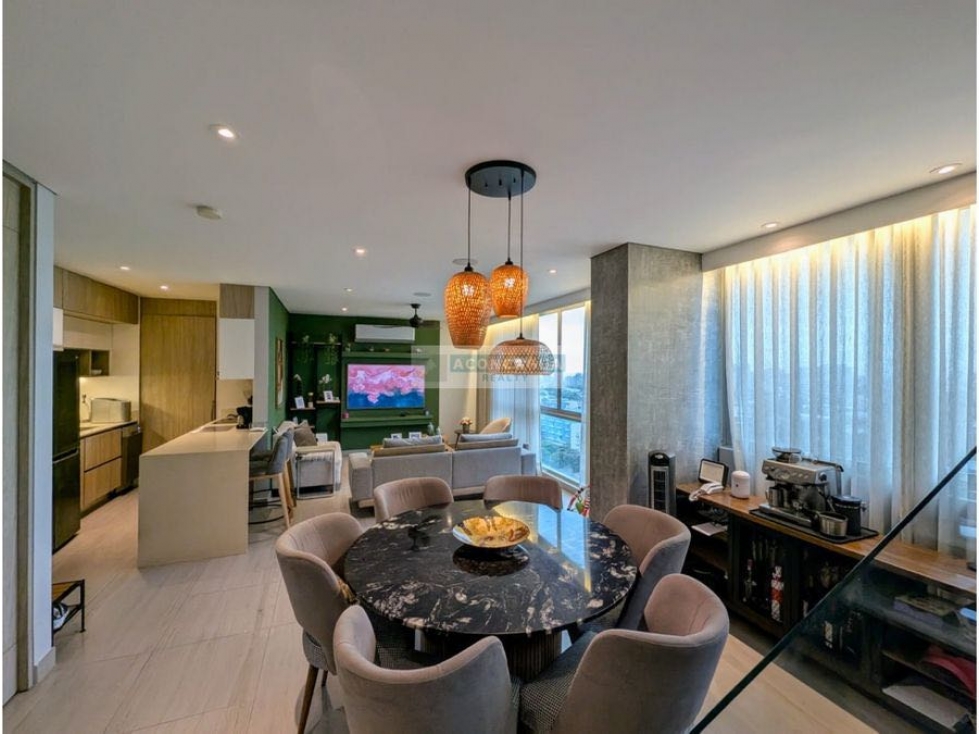 Vende lujoso penthouse en la campiña