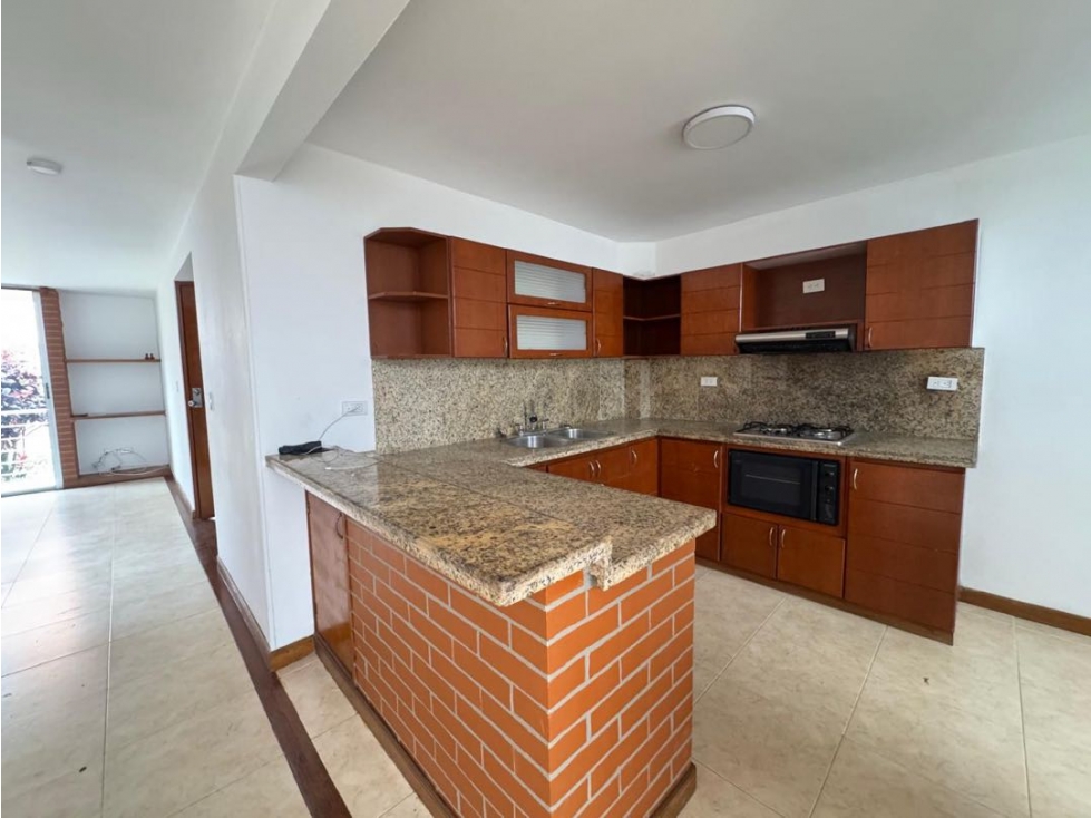 SE VENDE CASA EN LA AVENIDA 19 EN CONJUNTO CERRADO