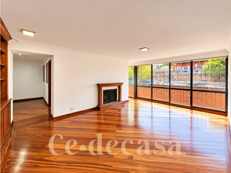 VENDEMOS AMPLIO APARTAMENTO EN ROSALES BAJO PARA REMODELAR